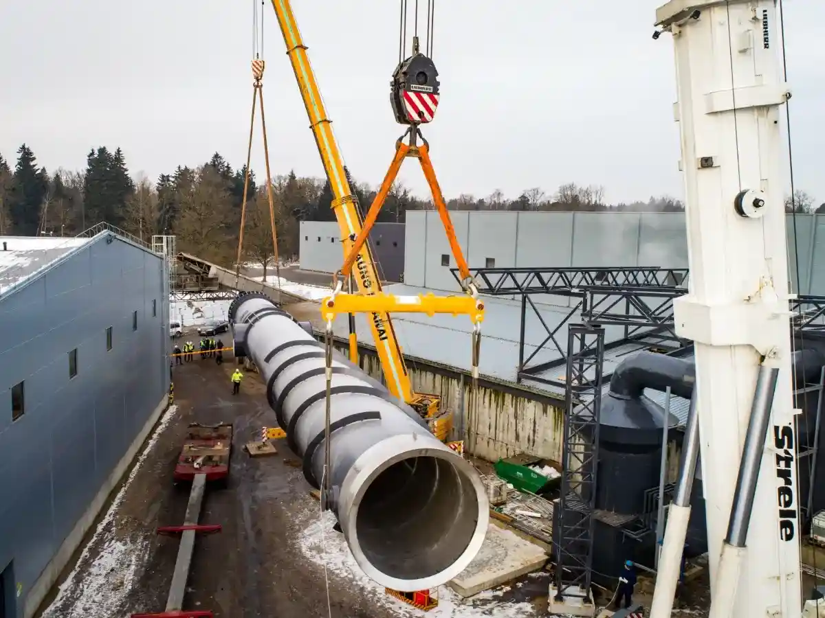 MOD 70 Spreader Beam in Action
