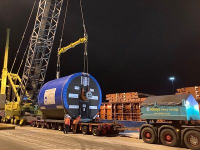 Preparing to lift paper dryer using Modulift spreader beams
