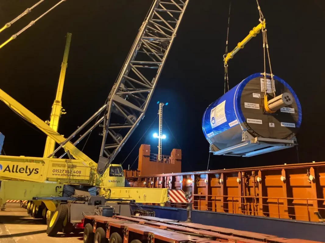 Spreader beam lifting Yankee Dryer