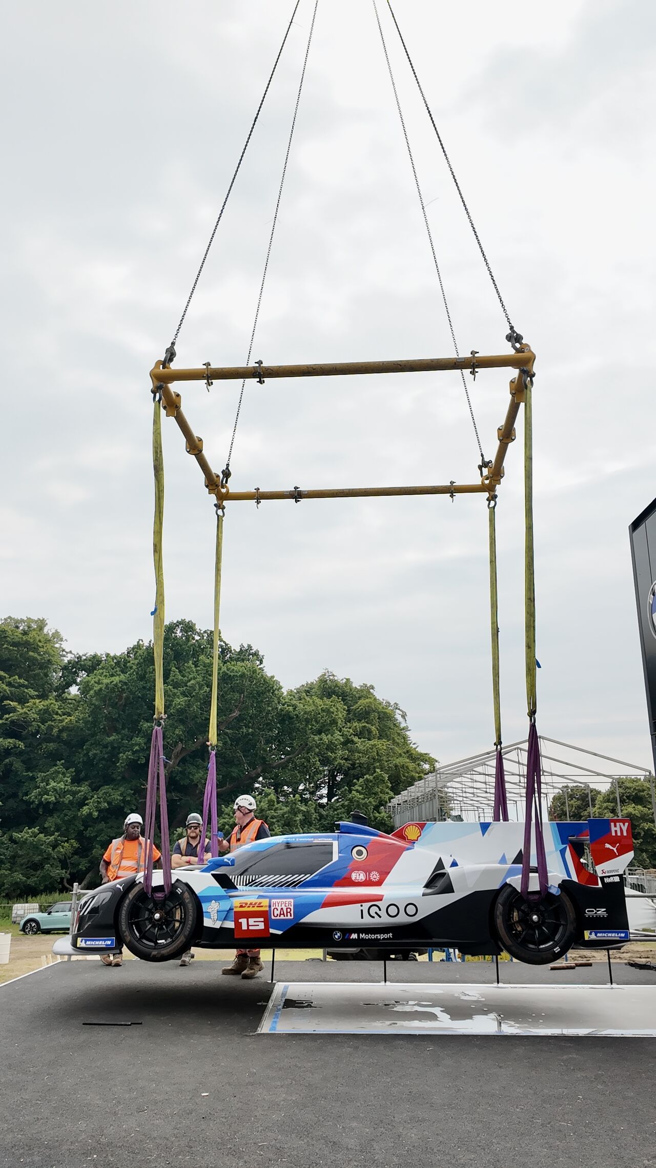 Modulift CMOD Spreader frame lifts F1 car at Goodwood