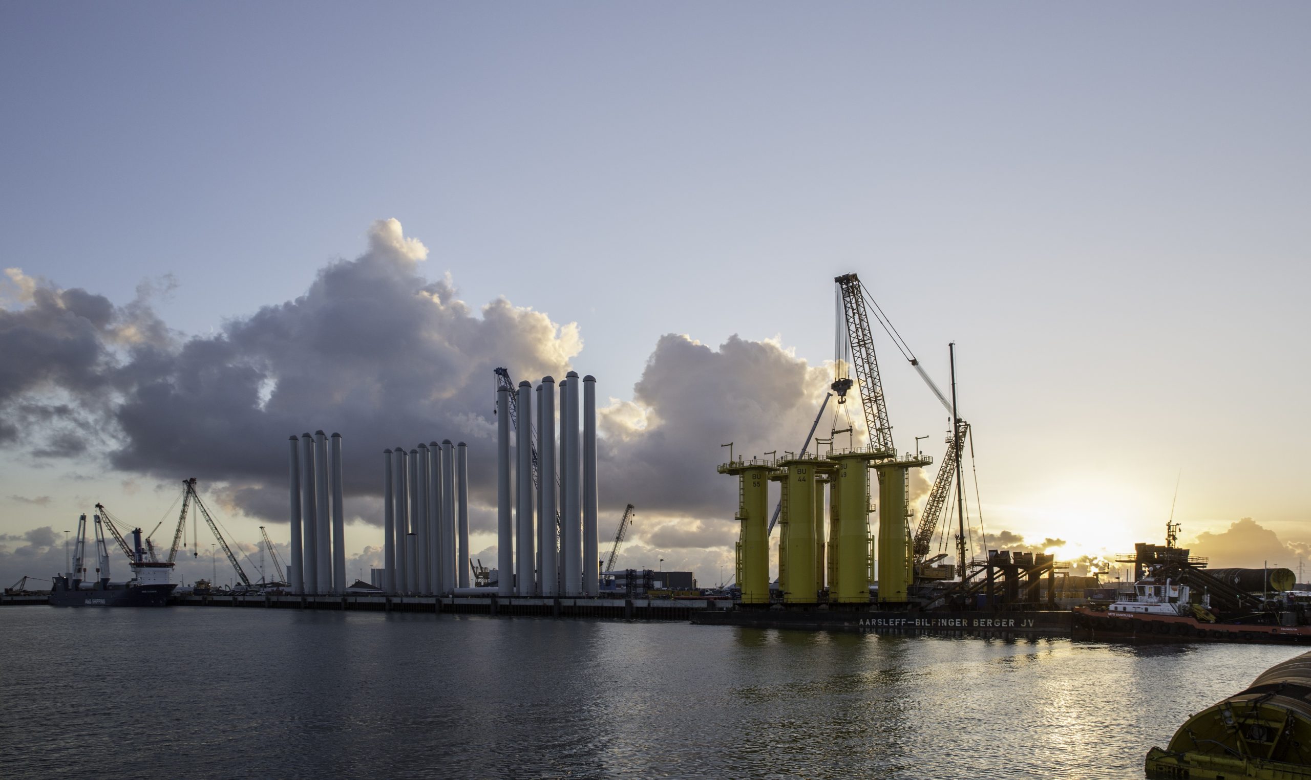 Spreader Beam Lifting Wind Farm Components